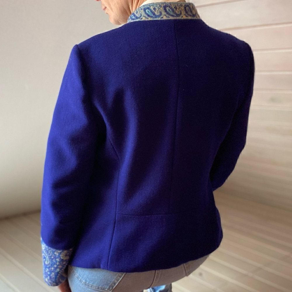 Vintage Open Blazer with Paisley Pattern - Picture 3 of 12